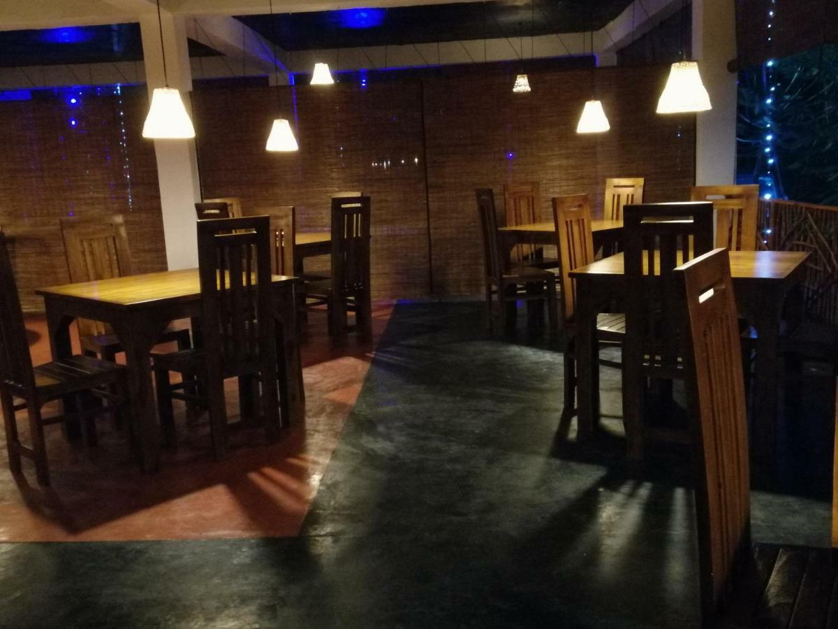 Macnara Travellers Inn Ratnapura Exterior photo