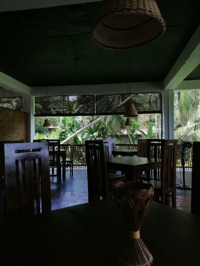 Macnara Travellers Inn Ratnapura Exterior photo