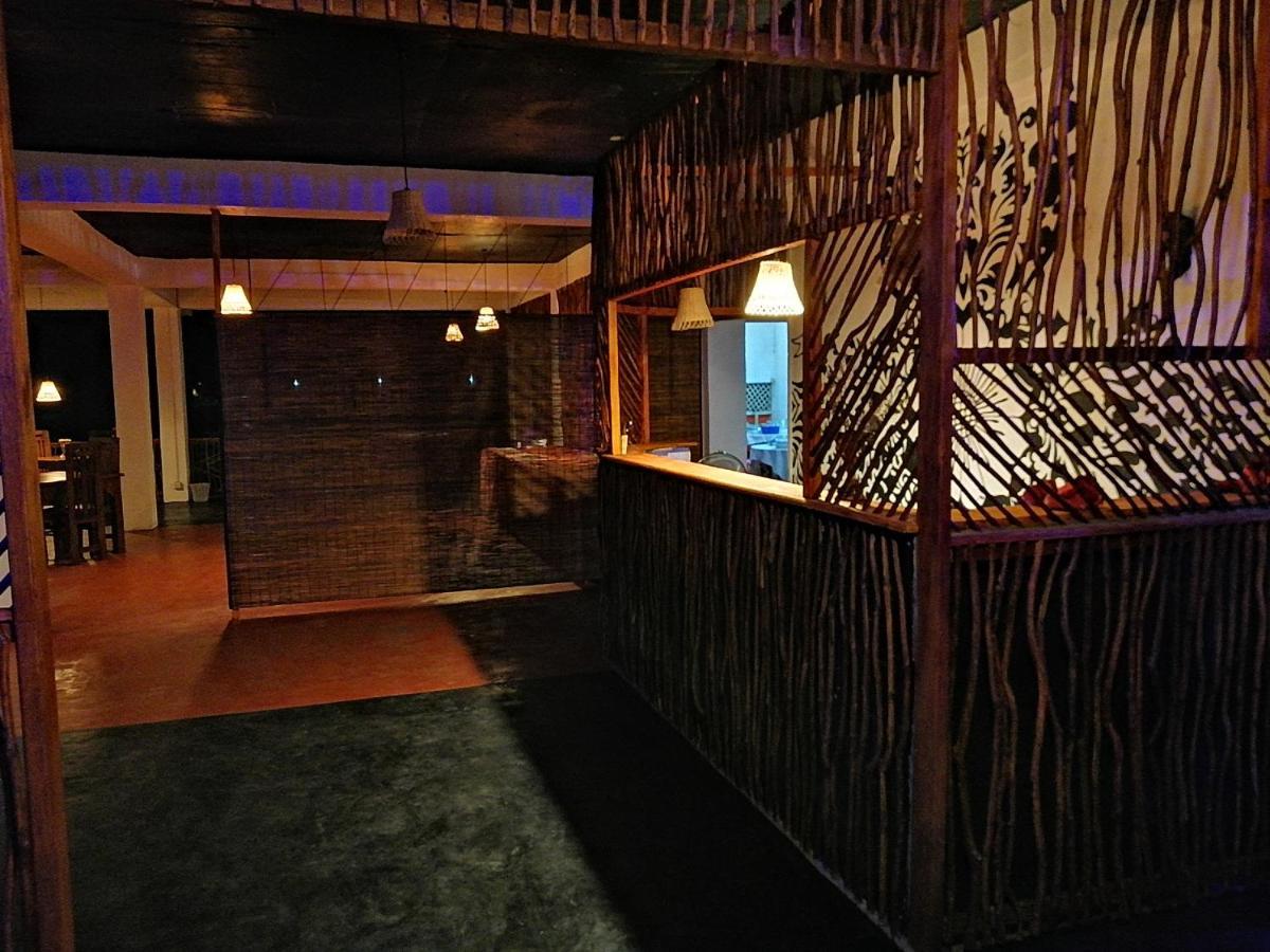 Macnara Travellers Inn Ratnapura Exterior photo