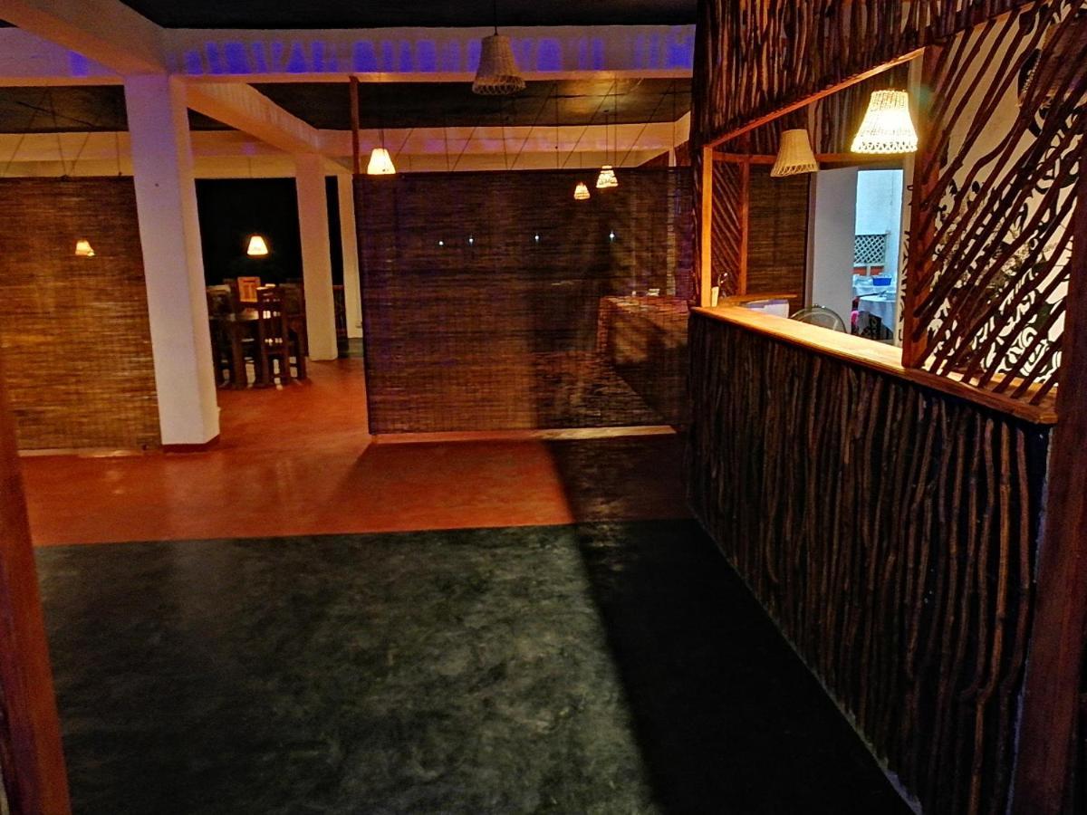 Macnara Travellers Inn Ratnapura Exterior photo
